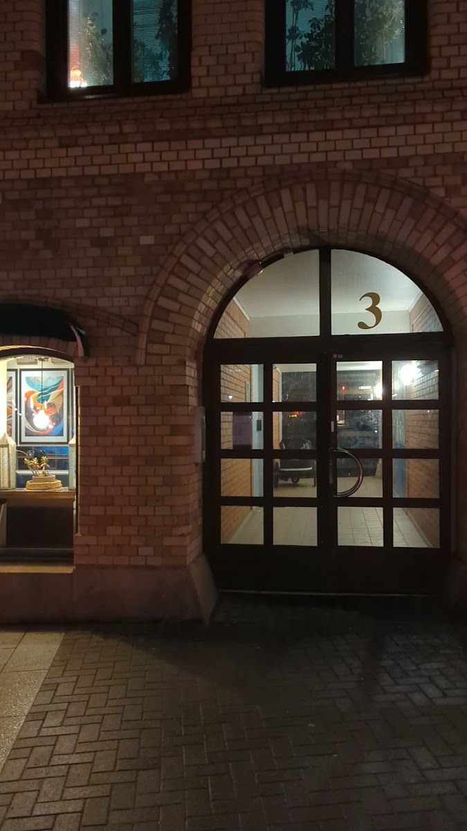 Blind Mango Bar — photo 11