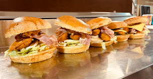 Photo n°7 de FOOD TRUCK de JOE - participation à tous vos événements - buffet tapas - burgers à Pia (Restauration rapide)