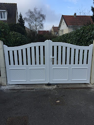 Photo n°20 de ECM FERMETURES à Neauphle-le-Château (Fournisseur de portes de garage)