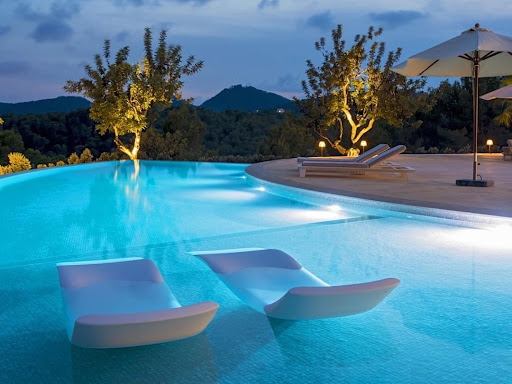 Photo de PISCINE SUD à Sotta (20146)