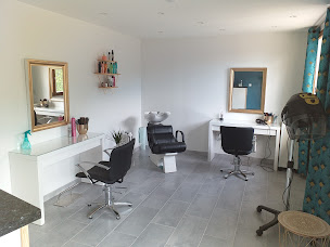 Photo n°5 de L. Coiffe à Roquecourbe (Salon de coiffure)