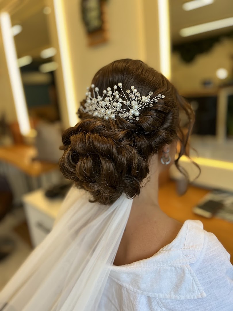 Murat Kumaru Hair Artist