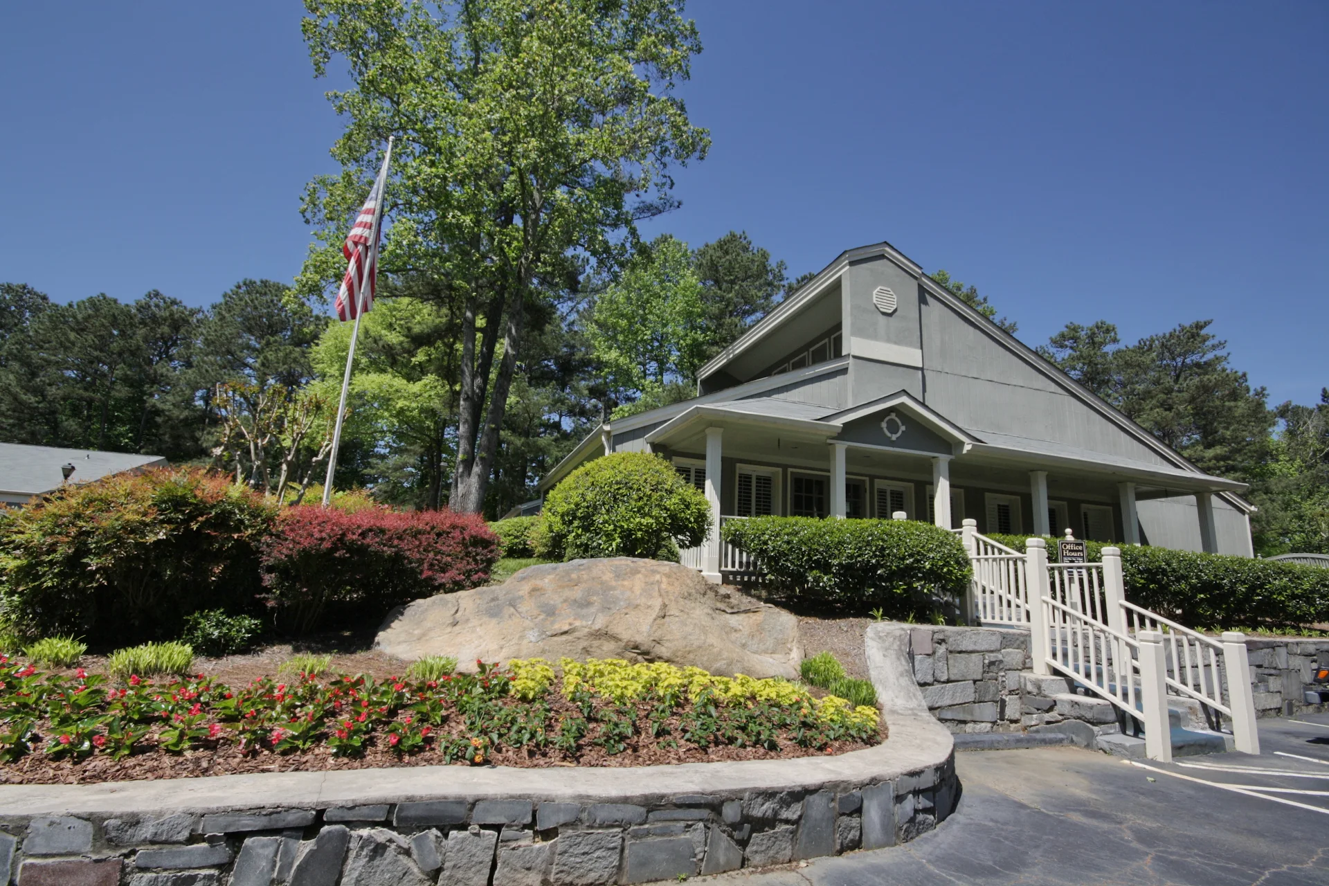 Waters Edge Apartments