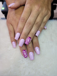 Photo n°19 de Bourgeoisie Nails à Saint-Jory (Institut de beauté)