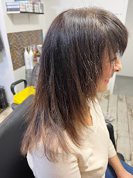 Photo n°9 de Style hair coiffeur mixte & barbier à Aubiac (Salon de coiffure)