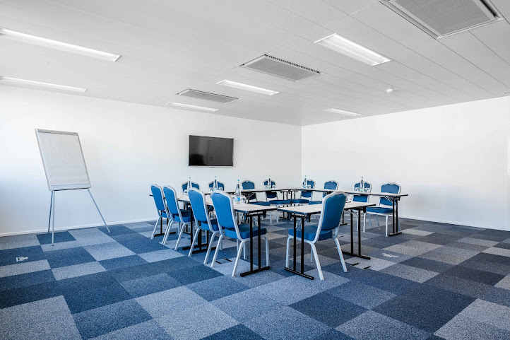 Discovery Hotel by null