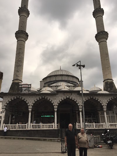 Kalkandere Merkez Cami