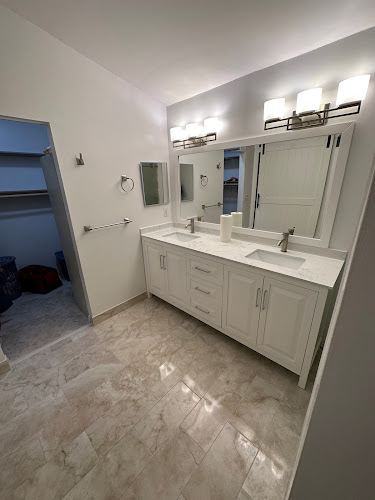 The Handy Hangman LLC