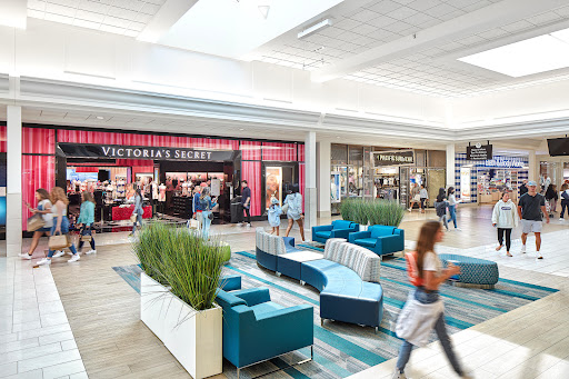 Cape Cod Mall - Visual