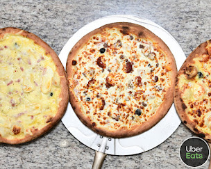 Photo n°38 de NAPOLINA Pizza *** à Six-Fours-les-Plages (Pizzas à emporter)