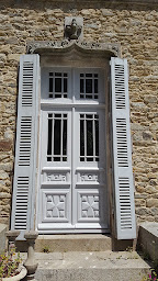 Photo n°18 de Josset Menuiserie à Saint-Perreux (Magasin de meubles)