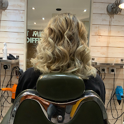 Photo n°16 de COURT MÉTRAGE COIFFURE & BARBIER à Bourg-Saint-Maurice (Barbier)