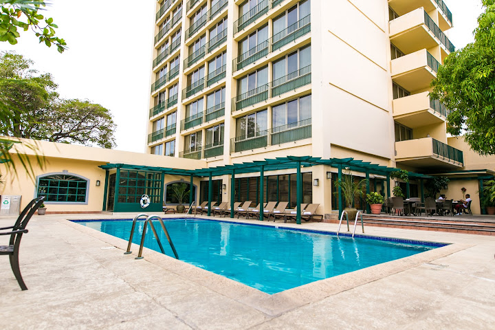 Courtleigh Hotel and Suites by null