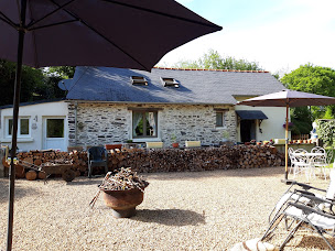 Photo n°1 de Oak Tree Cottage à Poullaouen (Société immobilière)