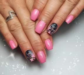 Photo n°3 de Nails & Co à Les Abrets en Dauphiné (Salon de manucure)