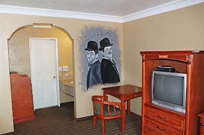 Photos of Hollywood Inn Express North