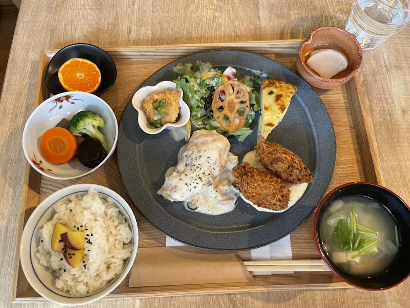 cuwano.Books Cafe Space(クワノ·ブックス·カフェスペース)