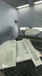 Photo n°2 de Espace Carrosserie FRANCHISE JUSQU’À 100 % OFFERTE LA TRINITÉ à La Trinité (Atelier de carrosserie automobile)