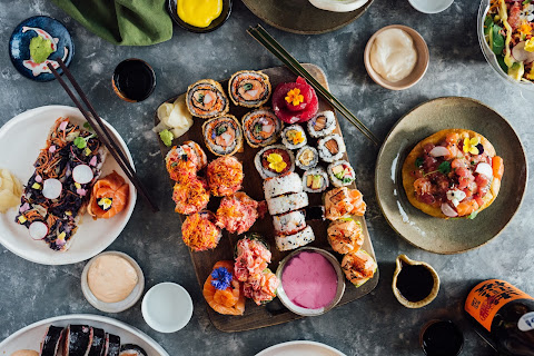 Le Blossom — Village | Sushi & Cocktails à Montréal by null