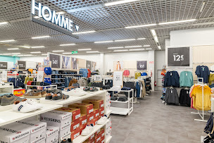 Photo n°21 de GEMO NANTES - REZE Chaussures et Vêtements à Rezé (Magasin de vêtements pour femmes)