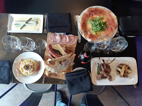 Vie Strada Food& Drink ( Clandestino) by null