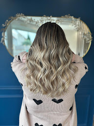 Photo n°9 de L'univ'hair Julie D à Varennes-sur-Seine (Salon de coiffure)