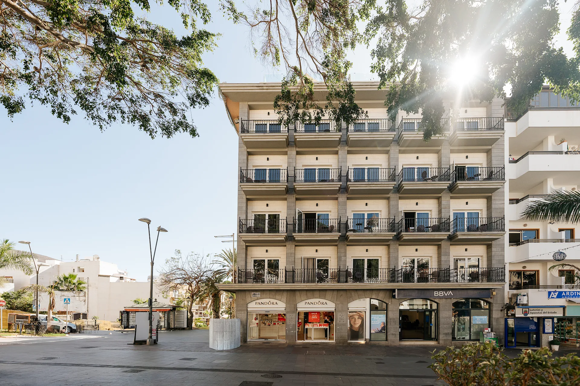 Hotel Reveron Plaza