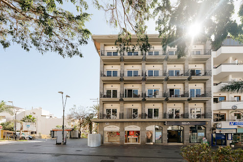 Photo of Hotel Reveron Plaza