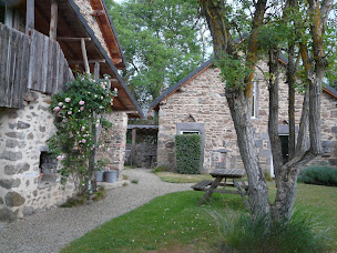 Photo n°23 de Suites de Campagne® Les Eydieux : en Auvergne, Deux Suites de charme avec baignoire à bulles ou hammam avec petits déjeuners à Saint-Angel (Maison de vacances)