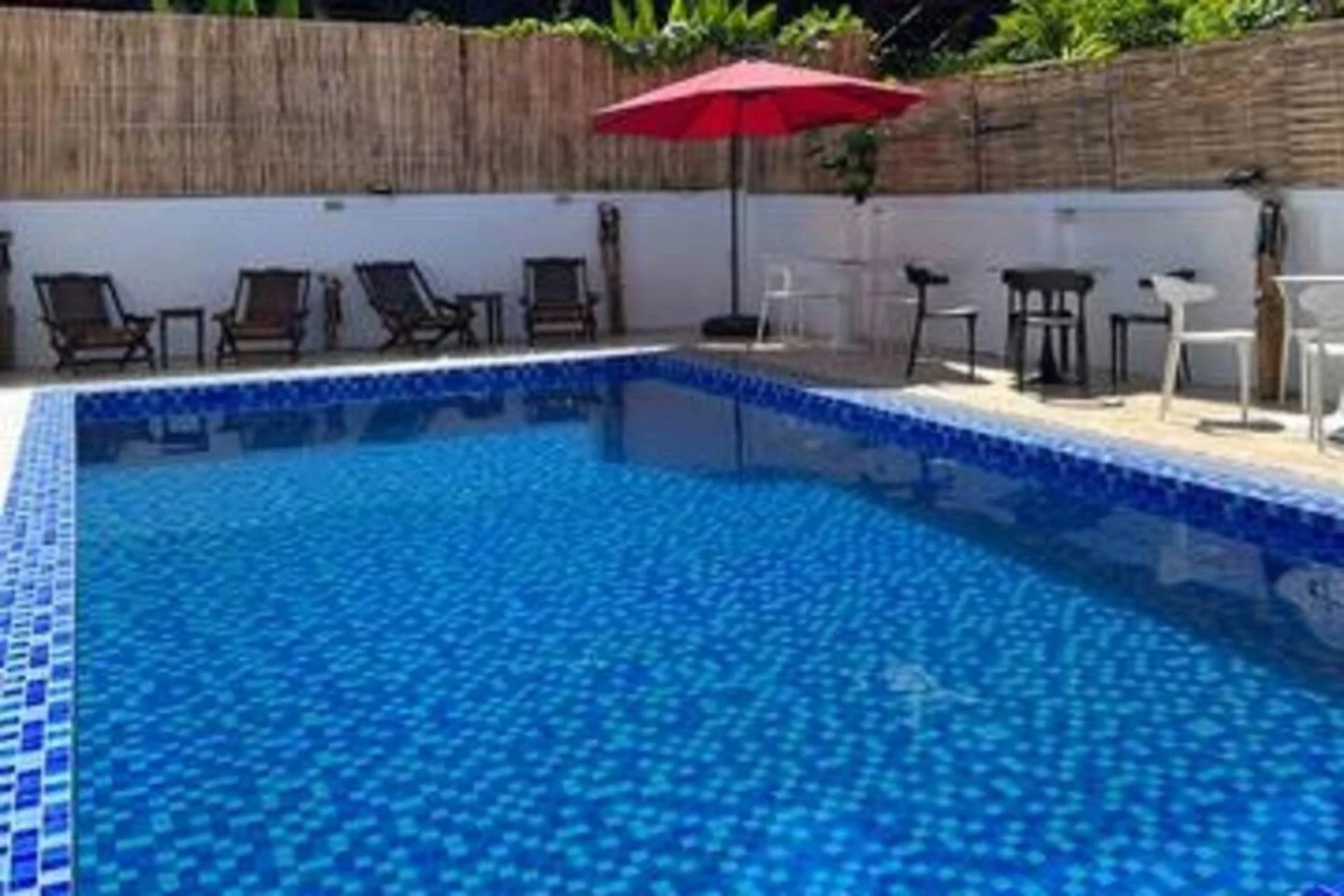 Little Friendly Guest House with pool