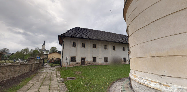 Kaštieľ, Kúria Zuzana a letohrádok Dardanely v Markušovciach