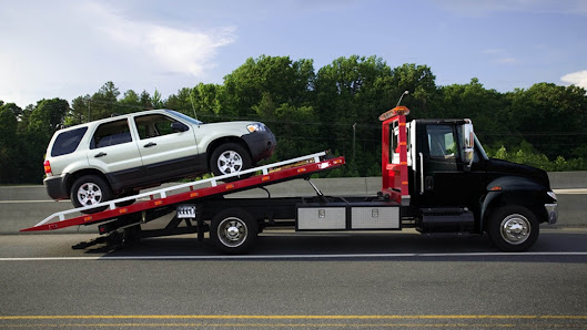 Southside Salvage & 24 Hour Towing featured image