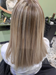 Photo n°16 de NUANCE COIFFURE (R.Verdè) à Arcueil (Salon de coiffure)