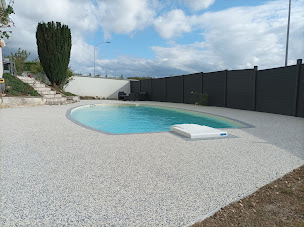 Photo n°3 de PISCINES AINDINOISES à Balan (Magasin de matériel pour piscines)