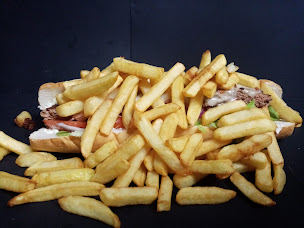 Photo n°8 de Cameleon / Léon Burger à Solesmes (Friterie)