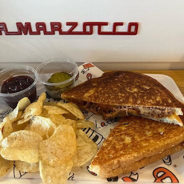 Shelli's Coffee + Social by null