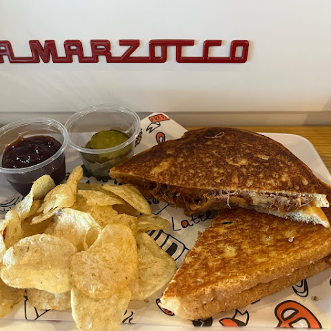 Shelli's Coffee + Social by null