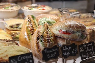 Photo n°3 de Boulangerie Pain & Croissant à Montvalezan (Snack)