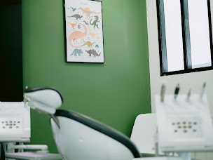 Photo n°14 de Dr Arthur THOREZ - Cabinet Orthodontie Courrières à Courrières (Dentiste)