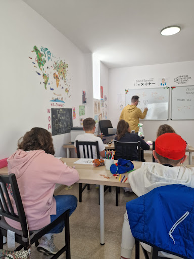 Academia Aula 11 - Apoyo al Estudio