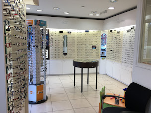 Photo n°5 de Opticien Amnéville - Optic 2000 à Amnéville (Service de réparation de lunettes)