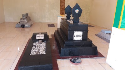 Photos of Makam adipati Mangku praja 1