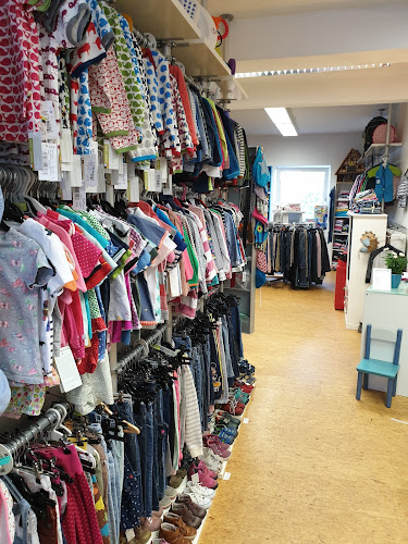 Piepmatz Baby- und Kindermode erste Wahl aus 2. Hand photo