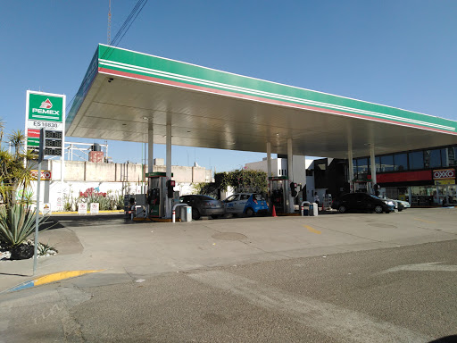 The gas station Moyote - Thumbnail