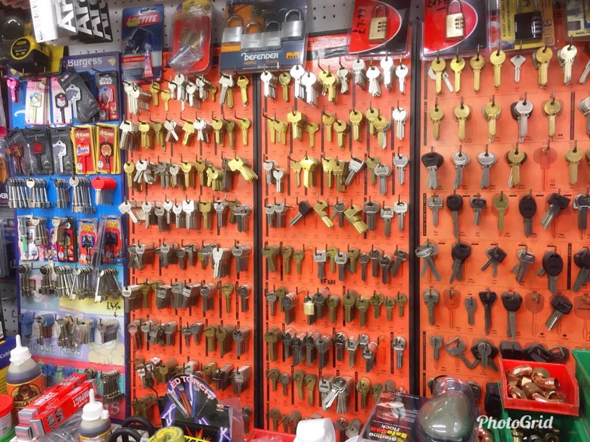 Tudor Hardware & DIY