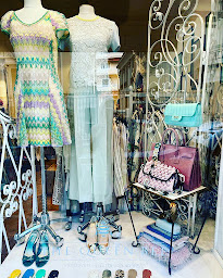 Photo n°20 de The Queen Bee Preloved Monaco à Beausoleil (Magasin de vêtements vintage)