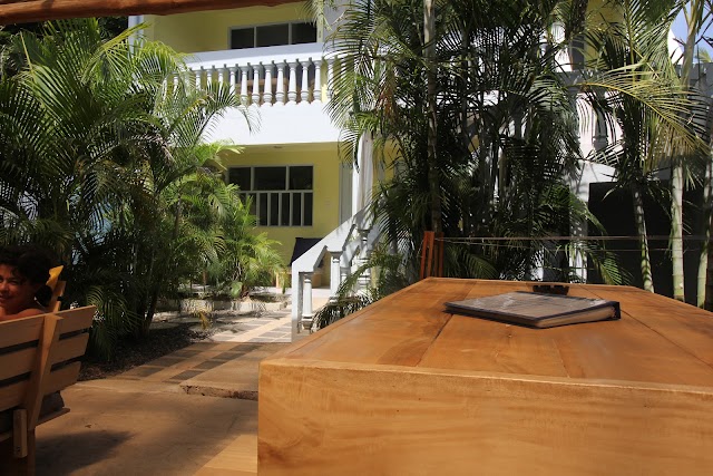 Blue Trailz Hostel & Surf Camp
