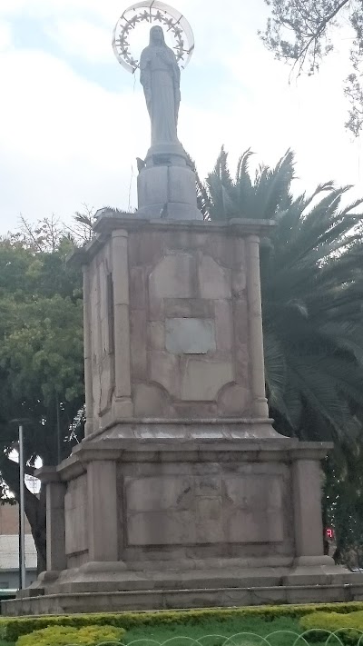 Photos of Plazuela Corazonistas / Guzman Quiton