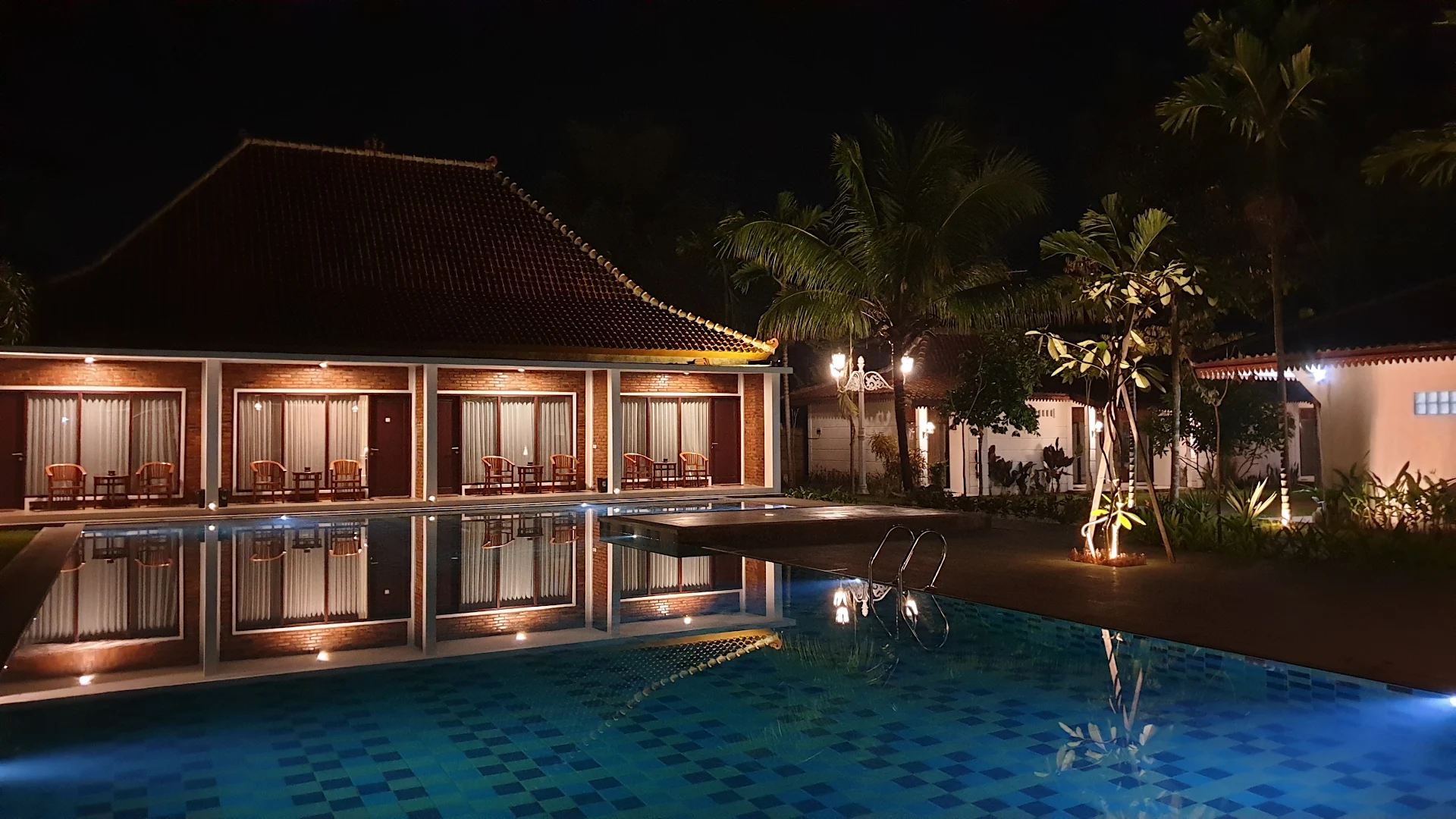 The Nalaya Hotel & Resto