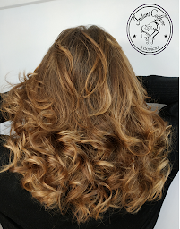 Photo n°14 de INSTANT COIFFURE avec Sylvie (Coiffeuse à domicile) à Aulnay-sous-Bois (Salon de coiffure)
